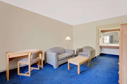 Days Inn & Suites by Wyndham Needles - image 7
