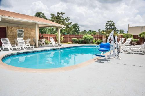 Days Inn by Wyndham Bastrop in Bastrop, USA