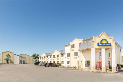 Days Inn by Wyndham Effingham - Accommodation