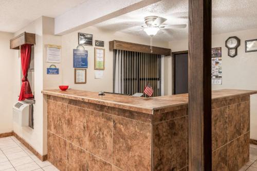 Days Inn by Wyndham Russell - image 6