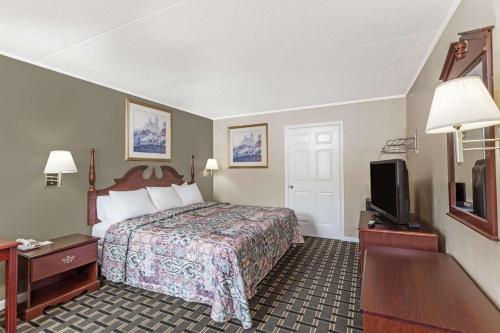 Days Inn by Wyndham Lenoir City in Lenoir City, USA