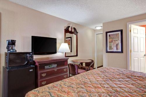 Days Inn by Wyndham Ridgefield NJ