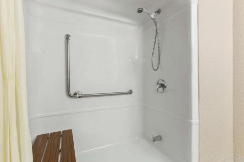 Deluxe King Room - Disability Access
