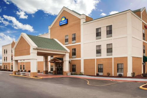 Days Inn & Suites by Wyndham Harvey / Chicago Southland - Hotel - Harvey