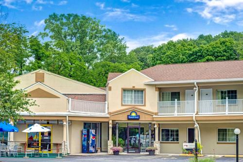 Days Inn by Wyndham Ridgefield - main image