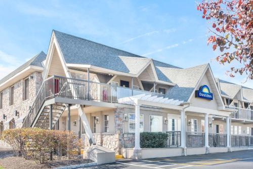 Days Inn by Wyndham Springfield/Phil.Intl Airport - Hotel - Springfield