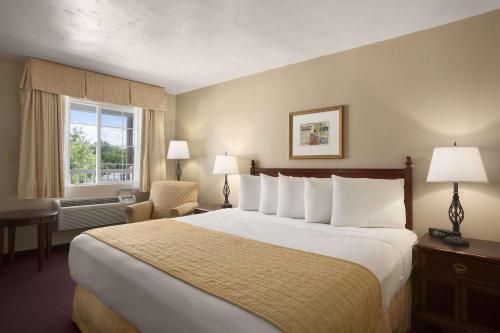 Days Inn by Wyndham Montrose - image 9