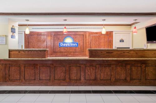 Days Inn by Wyndham Houston