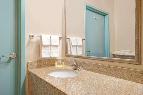 Days Inn by Wyndham Downtown St. Louis in Saint Louis, USA