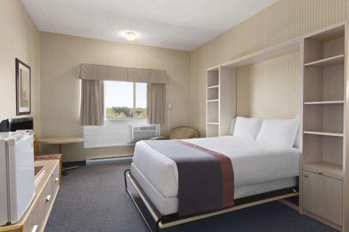 Days Inn by Wyndham Bridgewater Conference Center