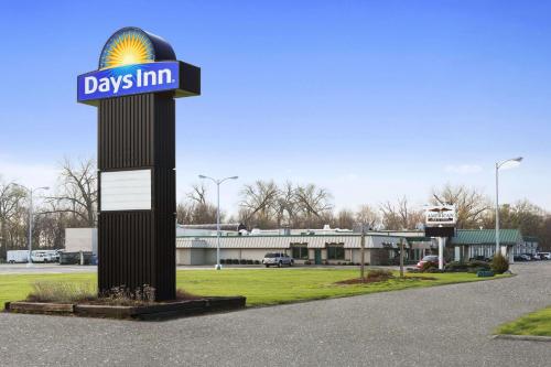 . Days Inn by Wyndham Rock Falls