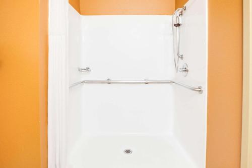Days Inn & Suites by Wyndham Russellville in Russellville, USA