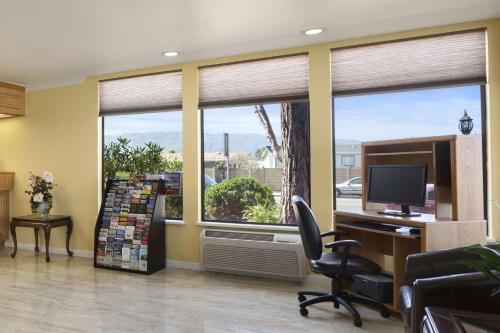 Days Inn by Wyndham Gilroy – Gilroy, CA