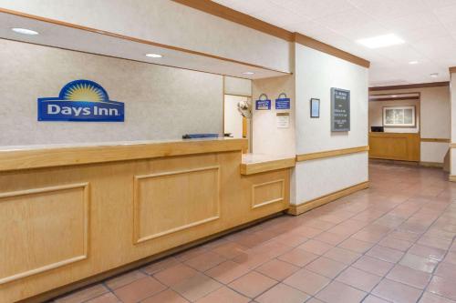 Days Inn by Wyndham Seguin TX