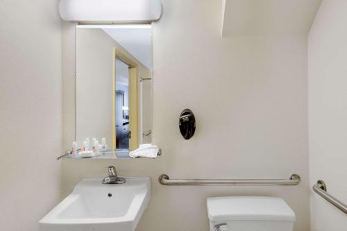 Days Inn by Wyndham Geneva/Finger Lakes in Geneva, USA