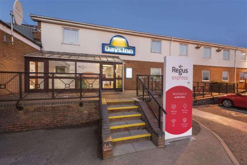 Days Inn Watford Gap - image 12