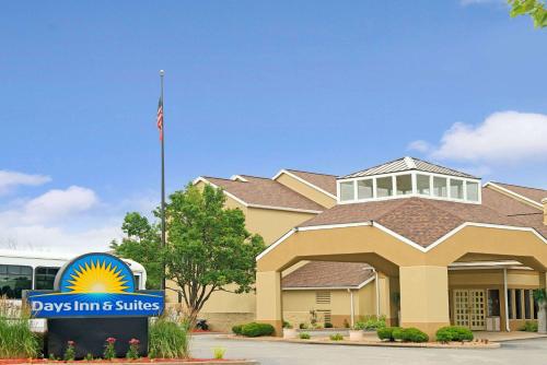 Days Inn by Wyndham St. Louis/Westport MO