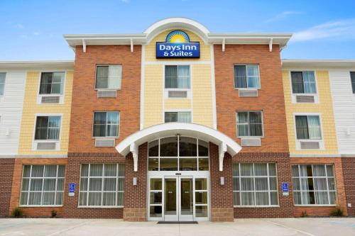 Days Inn & Suites by Wyndham Caldwell - Hotel