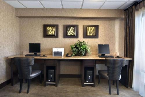 Days Inn by Wyndham Longview South - main image