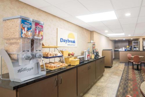 Days Inn by Wyndham Duluth Lakewalk