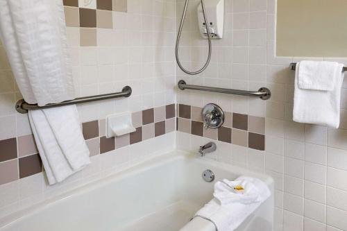 Days Inn & Suites by Wyndham Trinidad - image 2