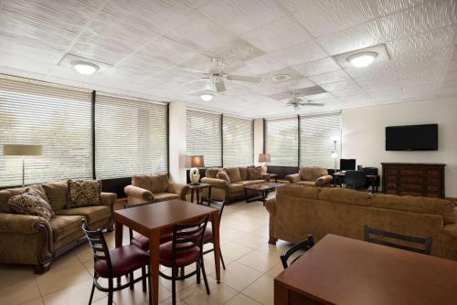 Days Inn by Wyndham Jacksonville Airport