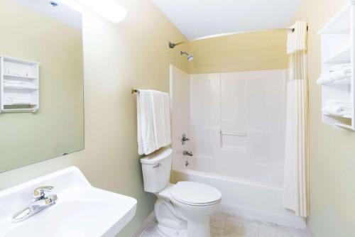Queen Room - Disability Access- Non-Smoking
