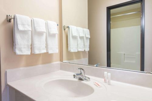 Days Inn by Wyndham Wooster in Wooster, USA