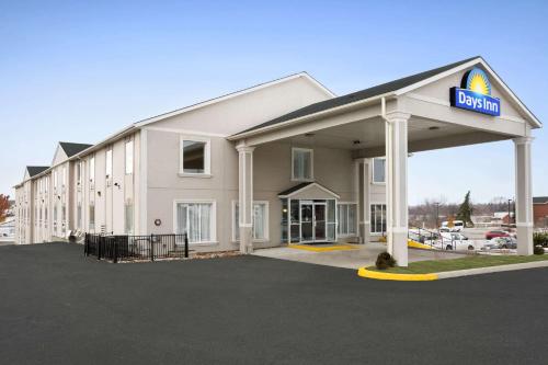 Days Inn by Wyndham Woodstock