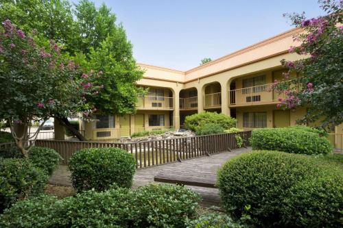 Days Inn by Wyndham Southaven MS Days Inn by Wyndham Southaven MS