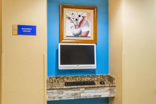 Days Inn by Wyndham Vernal - image 2