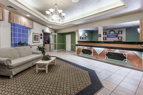 Days Inn by Wyndham Pentwater in Pentwater, USA