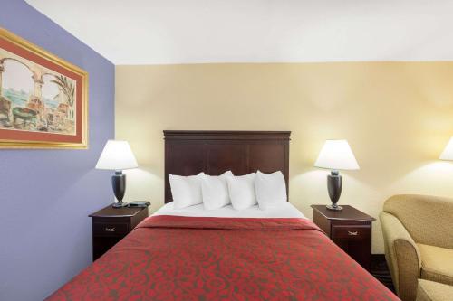 Days Inn by Wyndham Uvalde - image 8