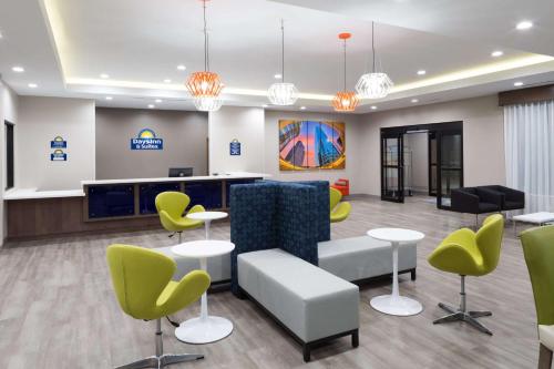 Days Inn & Suites by Wyndham Houston NW Cypress