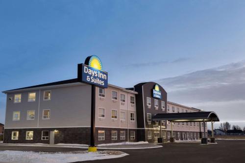 Days Inn & Suites by Wyndham Warman