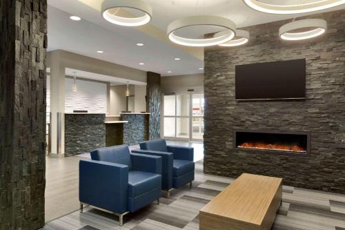 Days Inn & Suites by Wyndham Warman