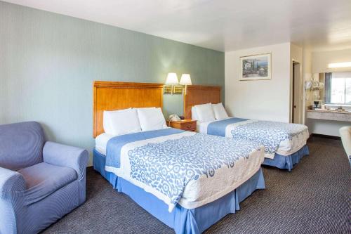 Queen Room with Two Queen Beds - Non-Smoking