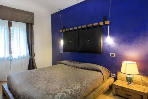 1 queen bed, 2 twin beds