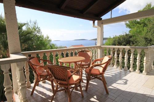 Apartment Milna 8895a 