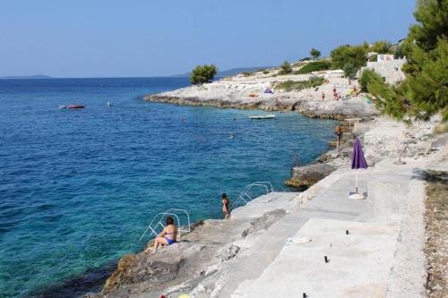 Apartments by the sea Rastici Ciovo - 9208 - image 2