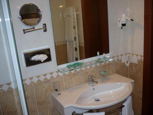 Hotel Ristorante Dotto - image 4