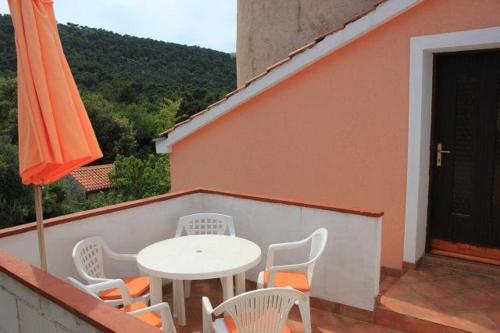 Apartments with a parking space Veli Losinj, Losinj - 11495