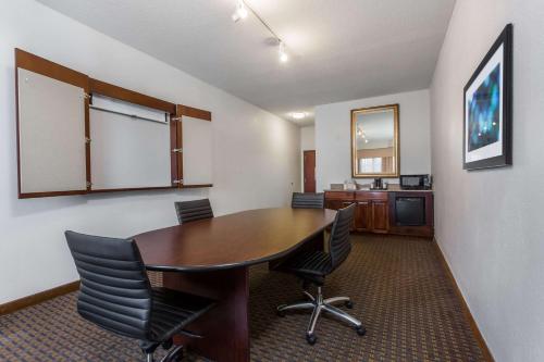 บริการและสิ่งอำนวยความสะดวก, Wingate by Wyndham High Point/Greensboro/Airport South in ไฮน์พอยต์ (NC)