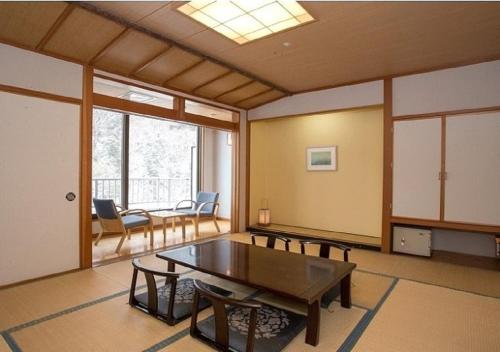 Japanese-Style Room with Shared Bathroom and Mountain View - Non-Smoking
