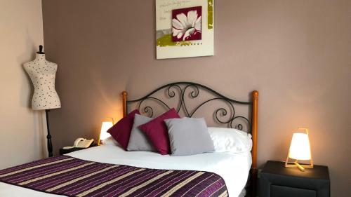 photo chambre Logis Hotel Les Cordeliers