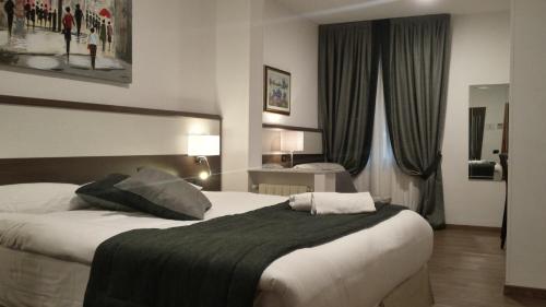 Coccodrillo Hotel & Apartments in วาราซเซ