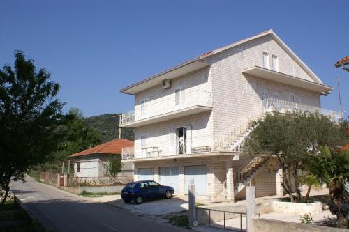 Apartments with a parking space Vinisce Trogir - 2987