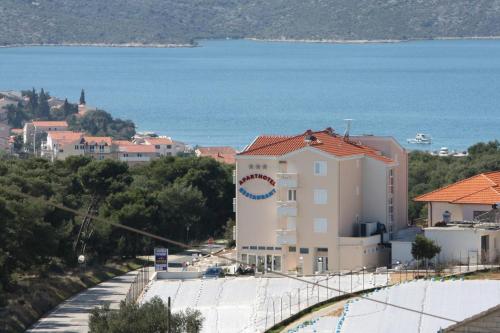 Apartments and rooms with parking space Seget Vranjica Trogir - 3079