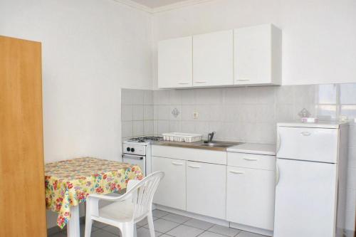 Apartment Kustici 4129b - image 2