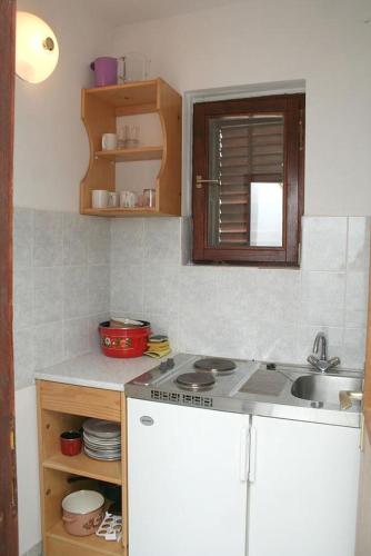 Apartments by the sea Basina Hvar - 4599 - image 2